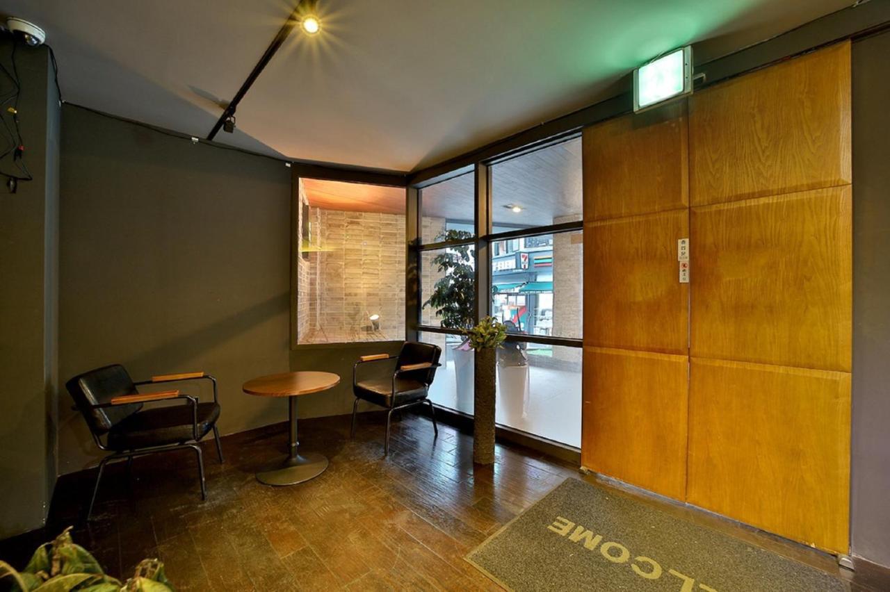 Seomyeon Hound Hotel 1St Street Busan Esterno foto
