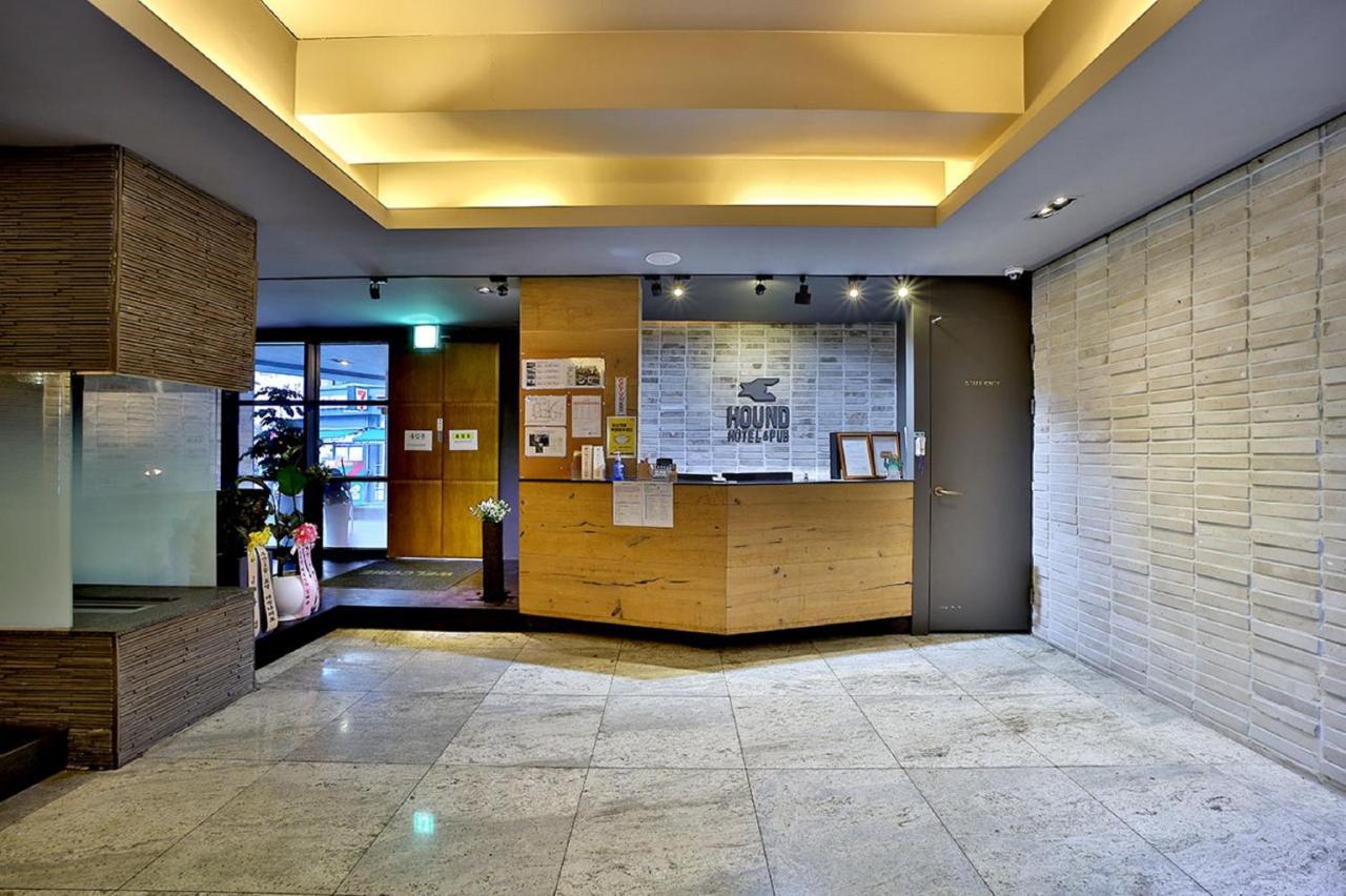 Seomyeon Hound Hotel 1St Street Busan Esterno foto