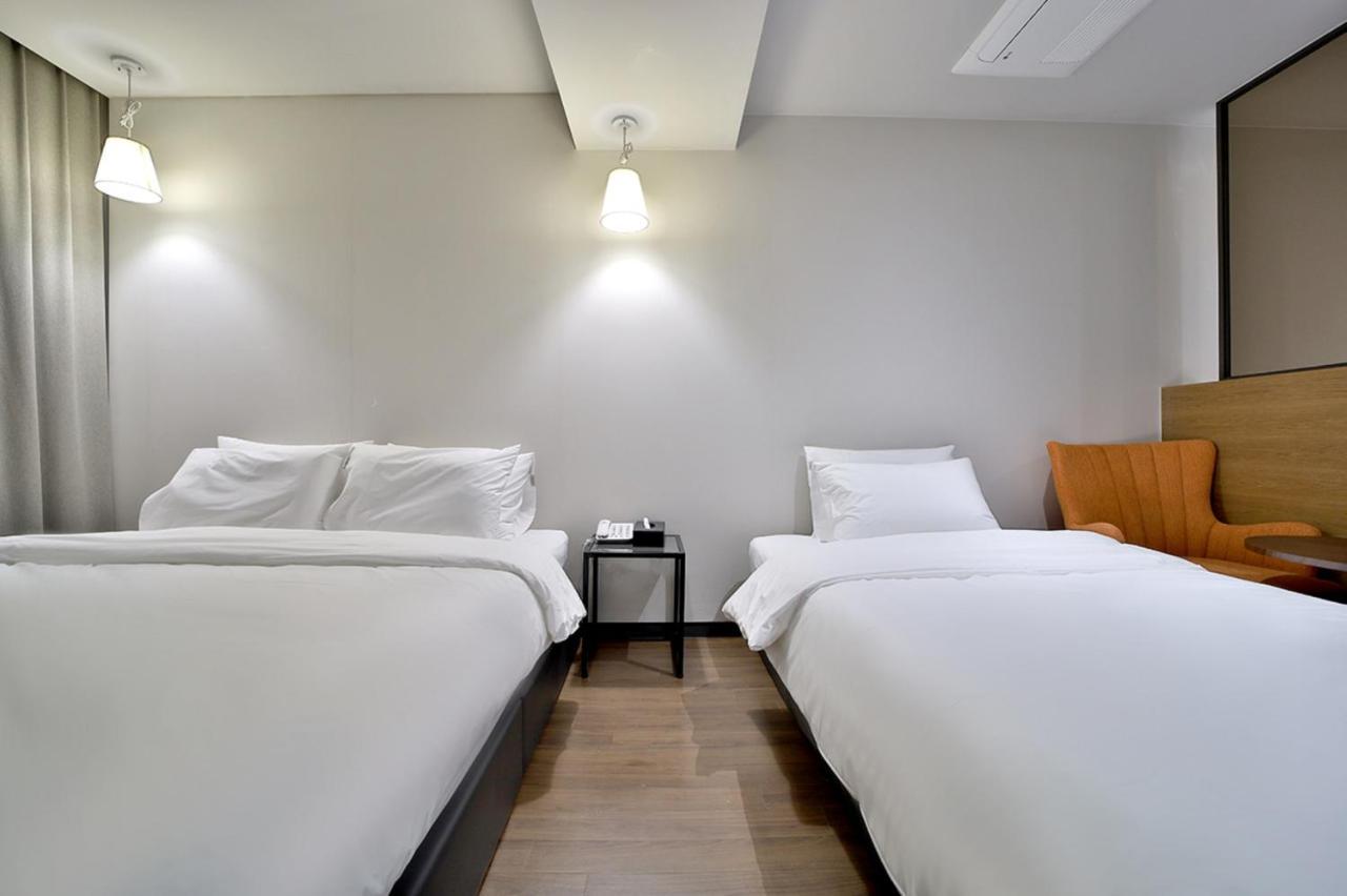 Seomyeon Hound Hotel 1St Street Busan Camera foto