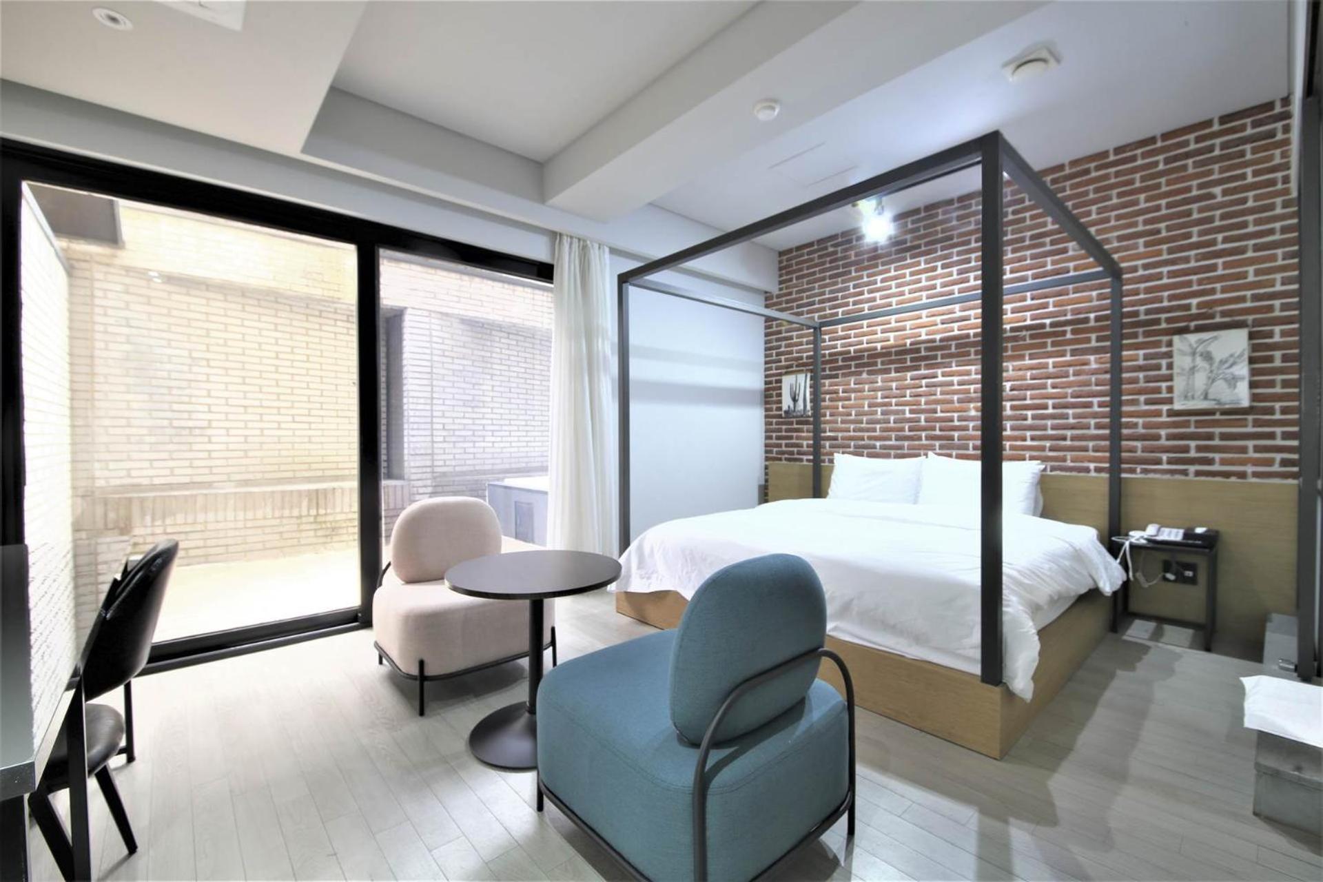 Seomyeon Hound Hotel 1St Street Busan Esterno foto
