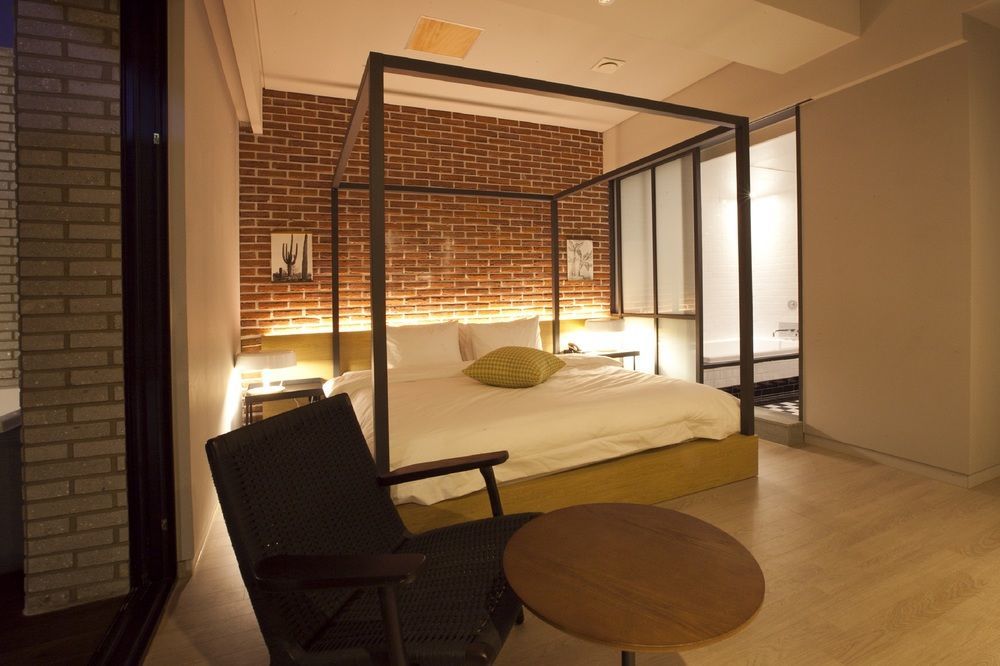 Seomyeon Hound Hotel 1St Street Busan Esterno foto