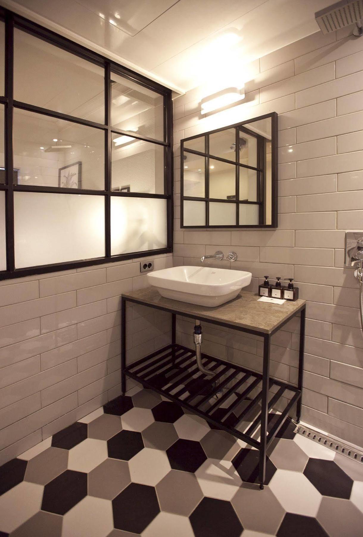 Seomyeon Hound Hotel 1St Street Busan Esterno foto