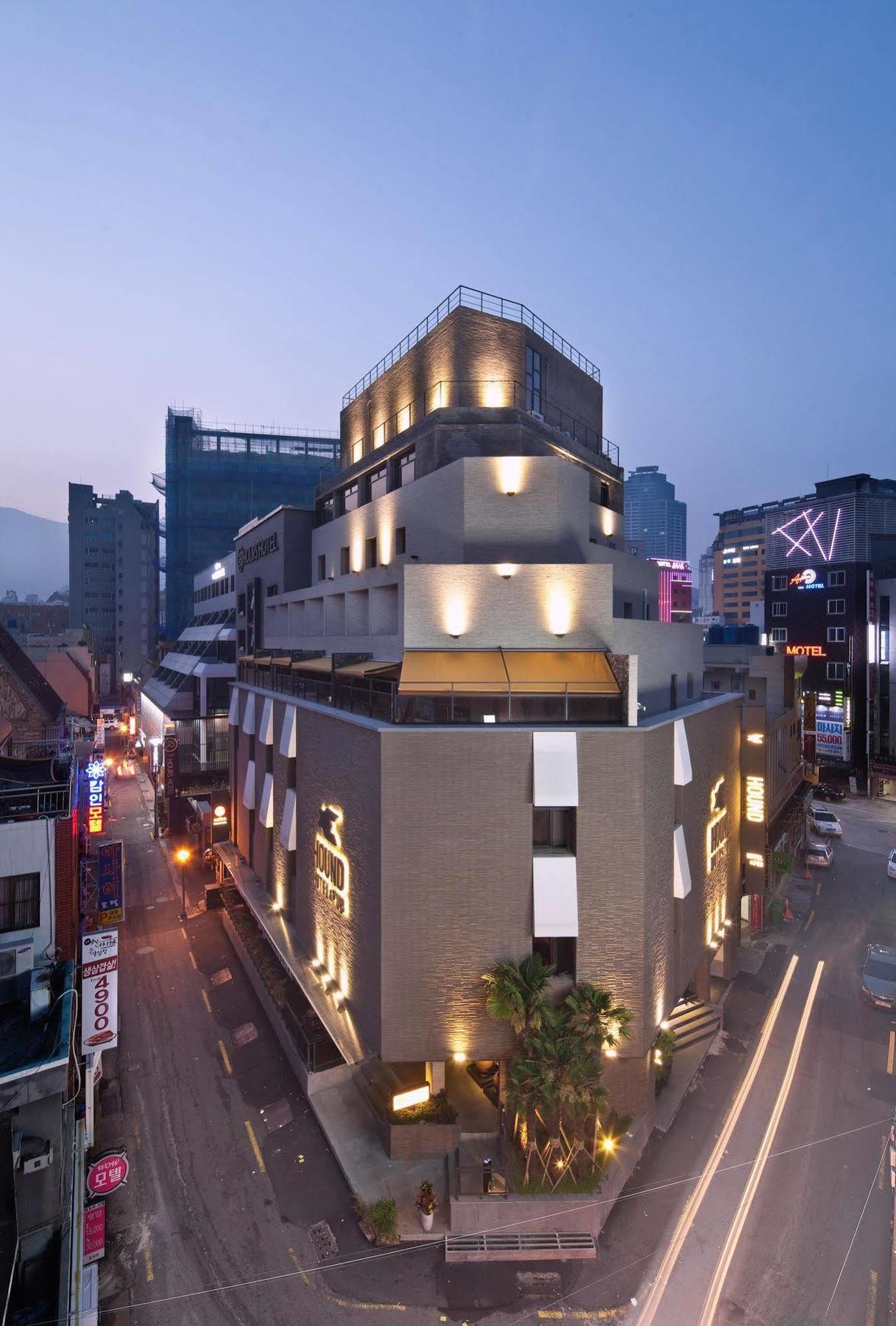 Seomyeon Hound Hotel 1St Street Busan Esterno foto