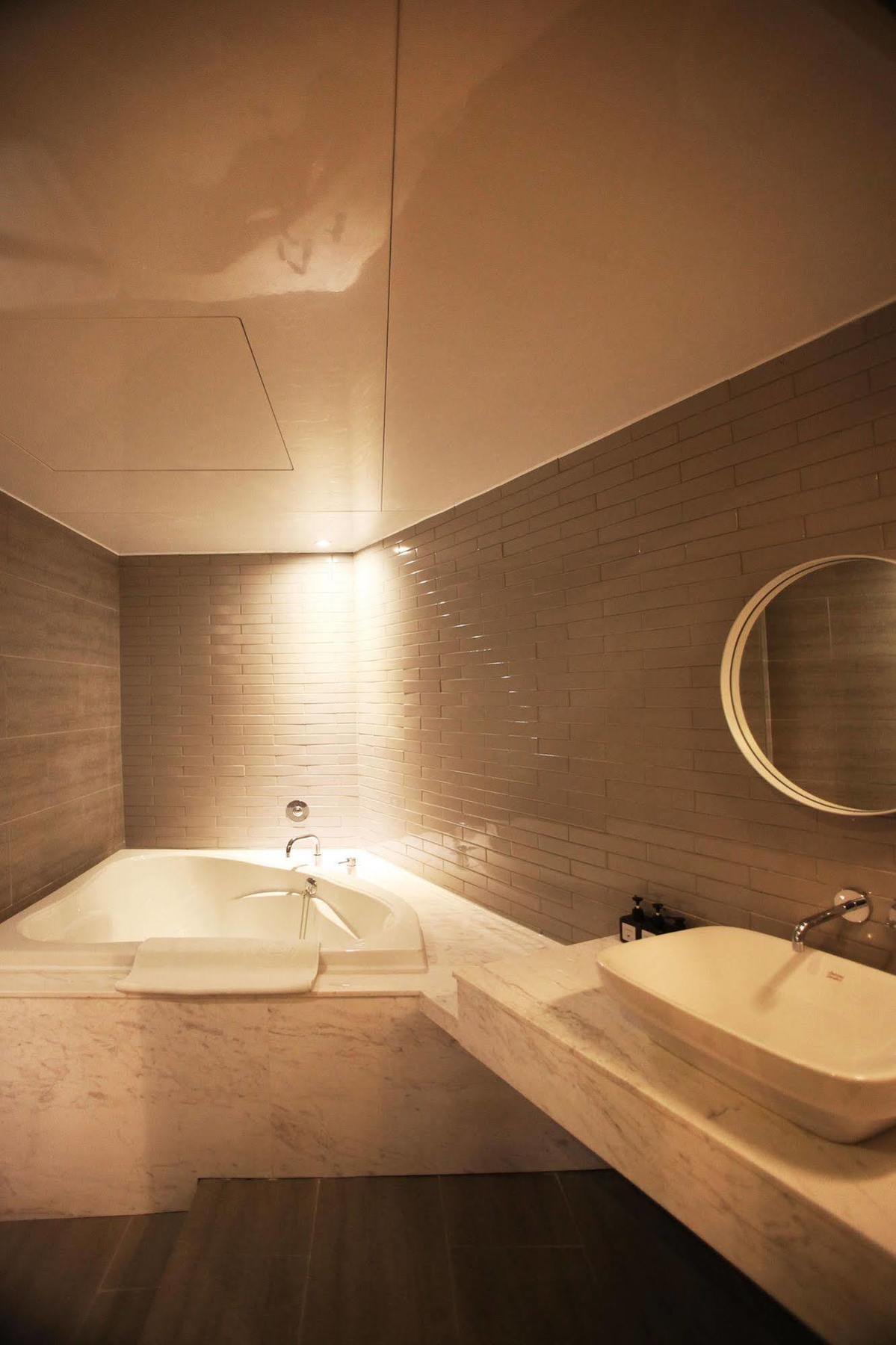 Seomyeon Hound Hotel 1St Street Busan Esterno foto